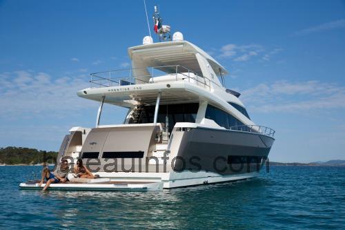 Prestige 750 Yacht avis et fiche technique 